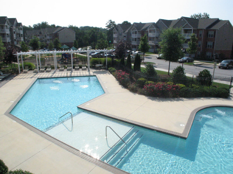 pool at Regal Park Apartments located in Forest Park, GA